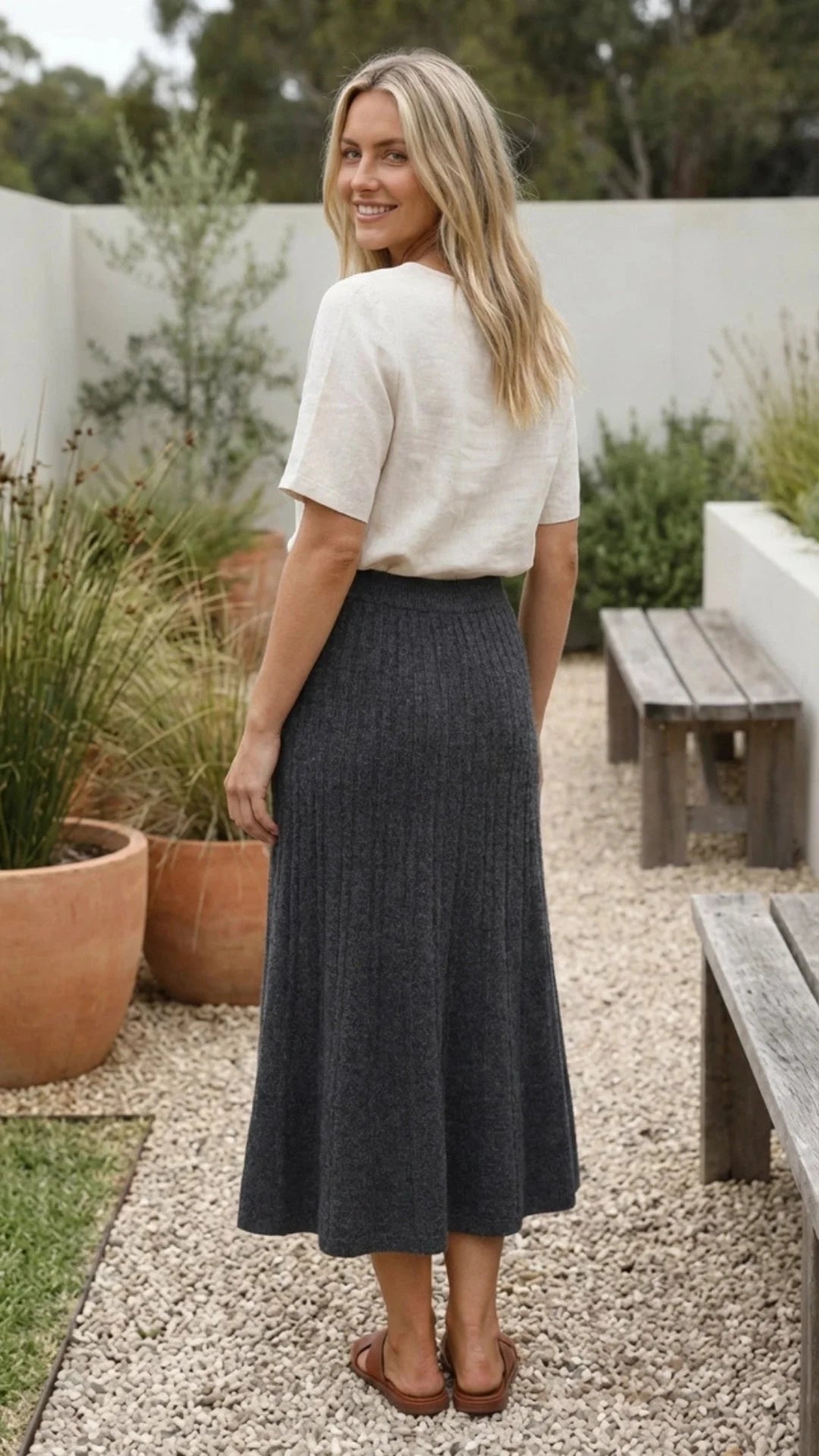 Chic and Comfortable Women's A-Line Midi Knit Skirt with Elastic Waist