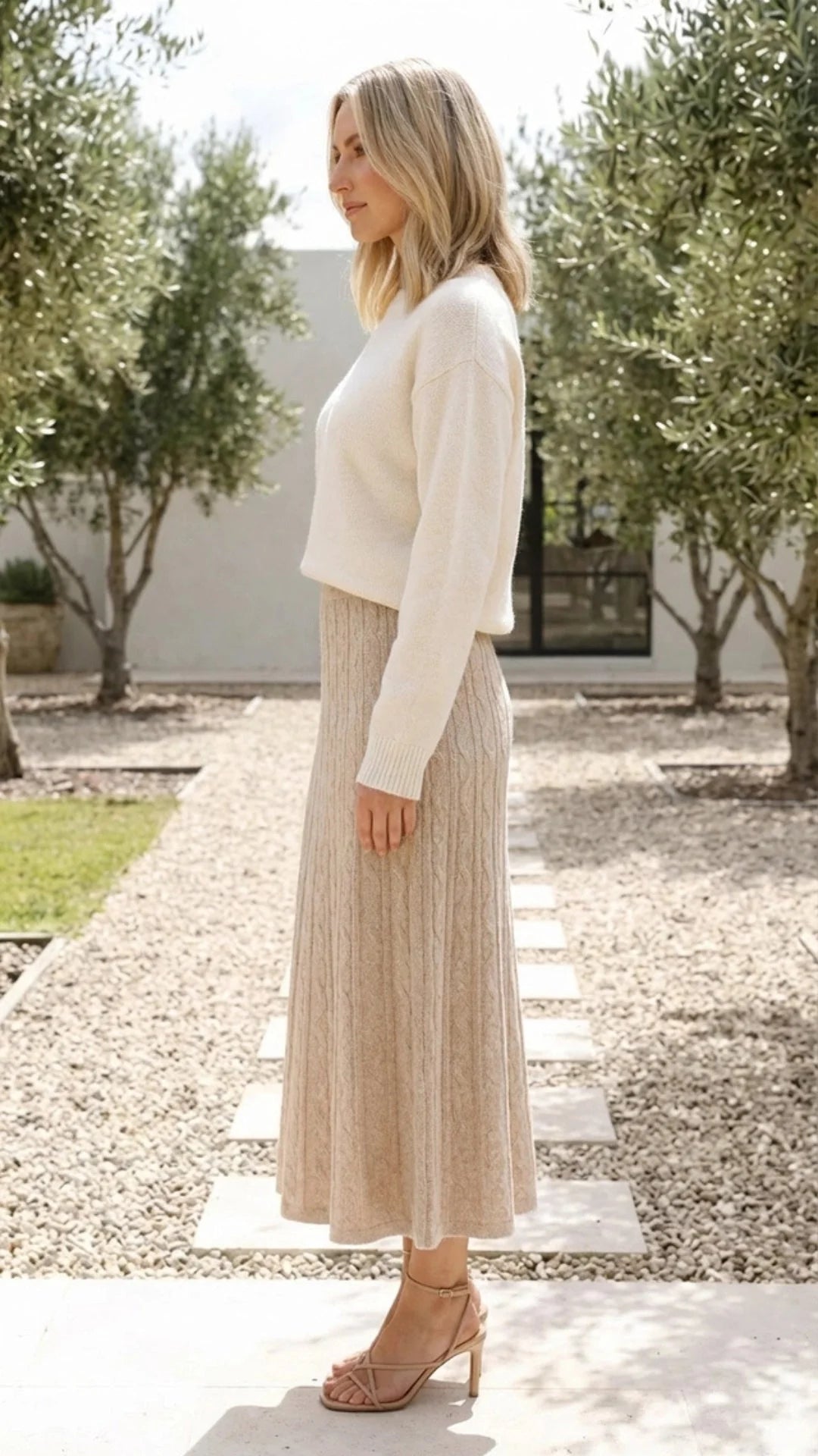 Chic and Comfortable Women's A-Line Midi Knit Skirt with Elastic Waist